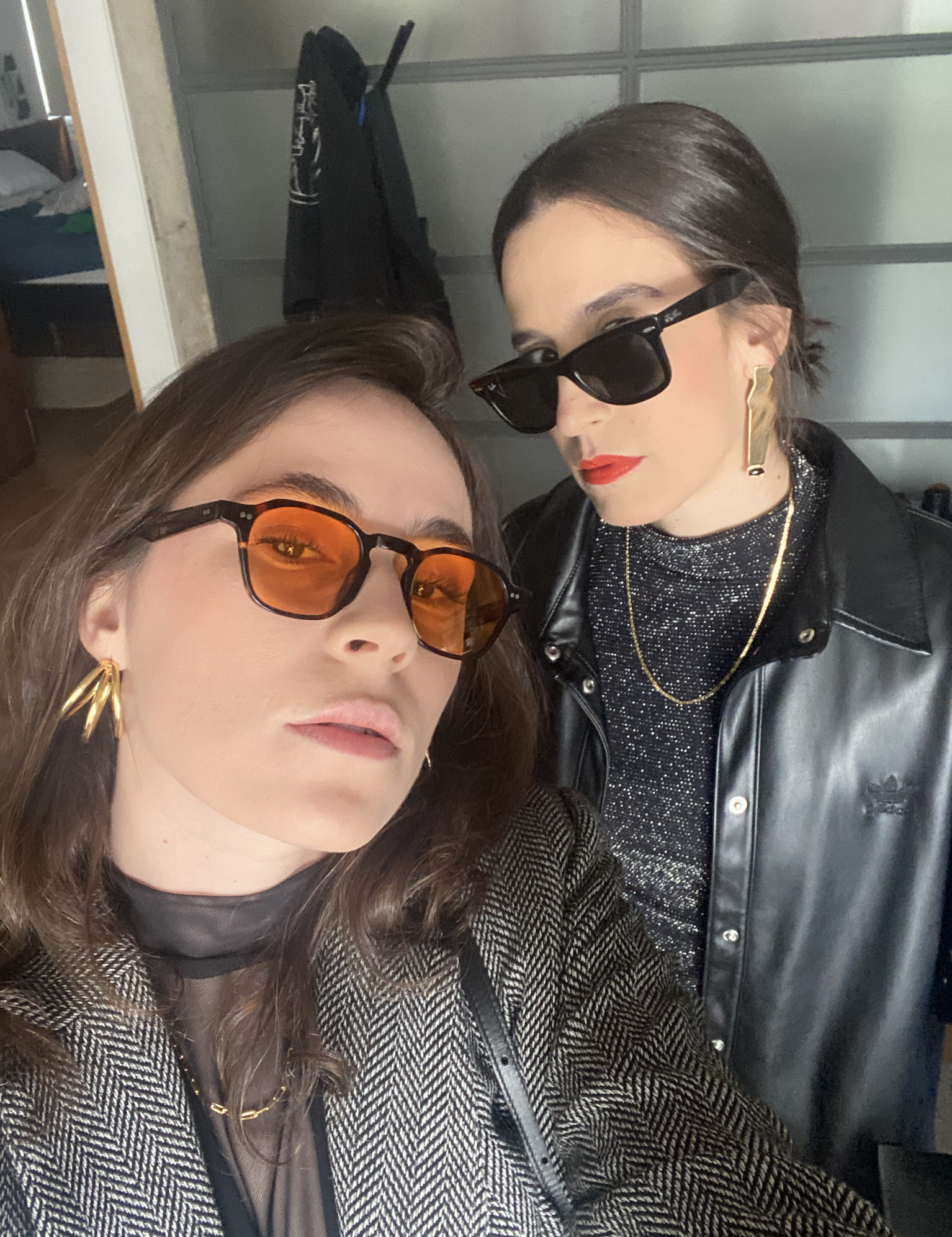 green garden with ponds and fountains
